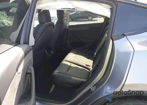 2026 Tesla Model Y Long Range Dual Motor All-Wheel Drive/Long Range Launch Series z USA, uszkodzony, nr VIN 7SAYGDEE6TF459276